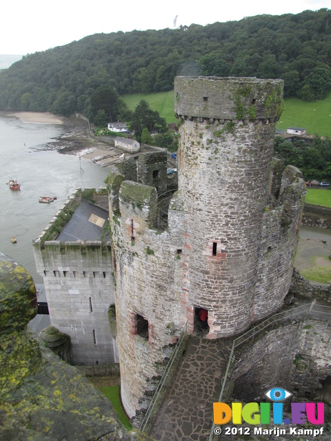 SX23338 Conwy Castle tower and river